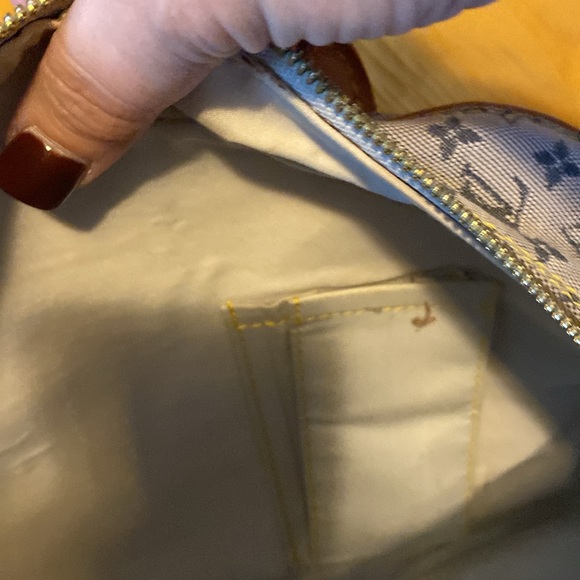 Authentic Louis Vuitton, minilin Marie bag - Picture 11 of 12